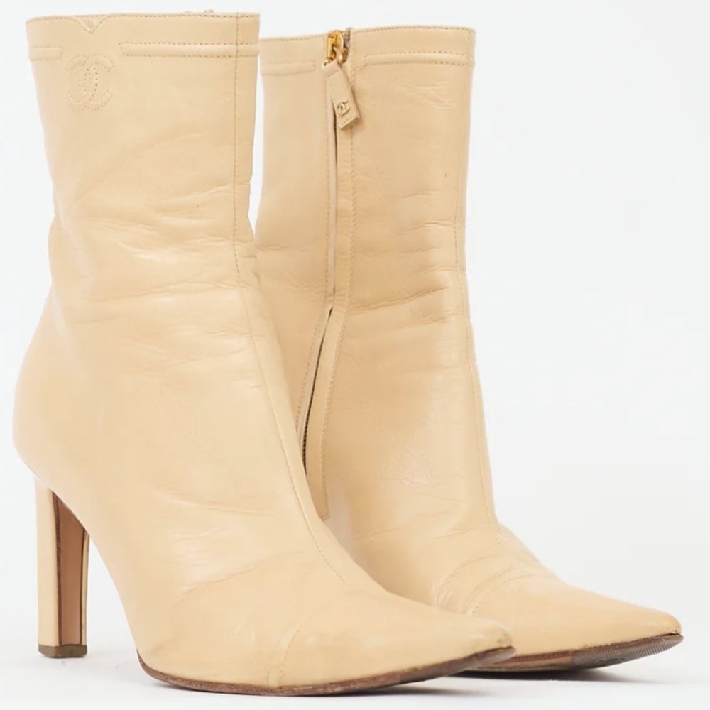 Coco Chanel size 37.5 Cream Color